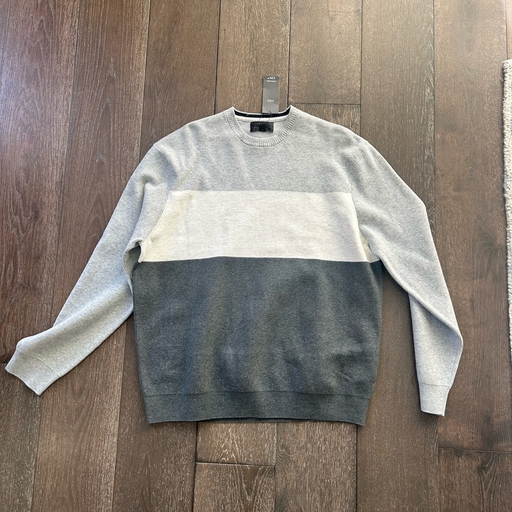 Men’s new grey sweater with tags